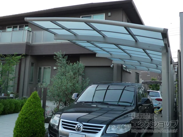 埼玉県鳥取市のLIXIL リクシル（トステム）のカーポート レイナポートグラン 縦連棟　積雪〜20cm対応 施工例