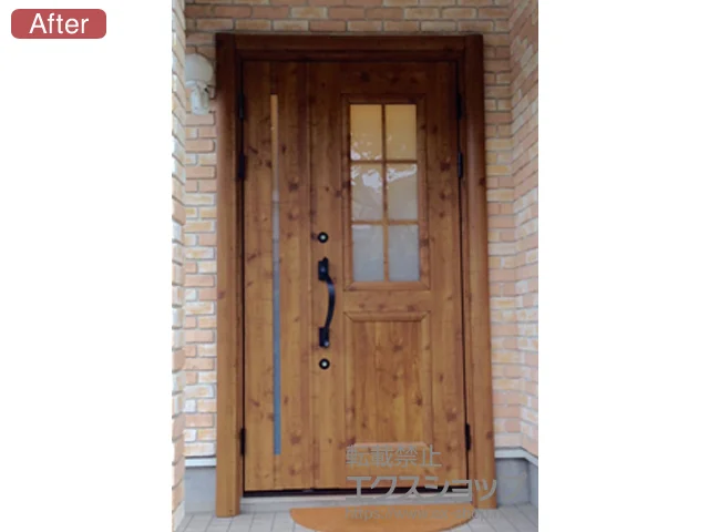 福岡県山武郡九十九里町のLIXIL リクシル（トステム）の玄関ドア ラフォースR2玄関ドア 一般仕様 07型 親子ドア 施工例