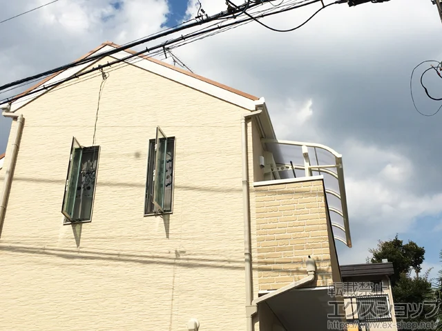 東京都川口市のYKKAPのバルコニー・ベランダ屋根 スピーネ R型 屋根タイプ 単体 積雪〜20cm対応 施工例