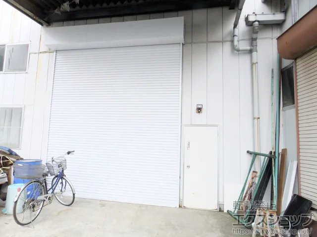 神奈川県横浜市ののガレージシャッター、玄関ドア プラテアII スチールタイプ 電動式 施工例