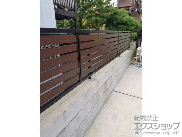 埼玉県調布市ののサイクルポート・自転車置き場、フェンス・柵 モクアルフェンス 横板タイプ 自由柱施工 施工例