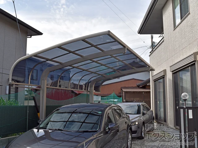 静岡県大町市のYKKAPのカーポート テールポートシグマIII 積雪〜20cm対応＋着脱式サポート（補助柱） 1本入×2セット 施工例