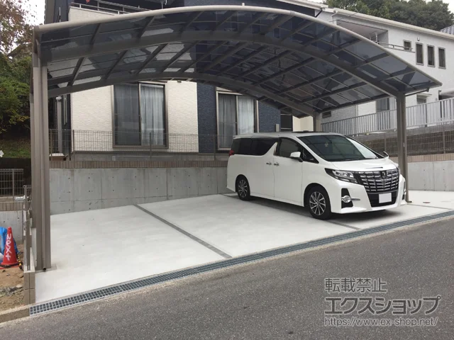 広島県別府市のYKKAPのカーポート リベルポートシグマIII 3台用 積雪〜20cm対応 施工例