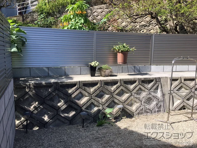 奈良県熊本市のFandFのフェンス・柵 ミエーネフェンス 目隠しルーバータイプ 自由柱施工 施工例