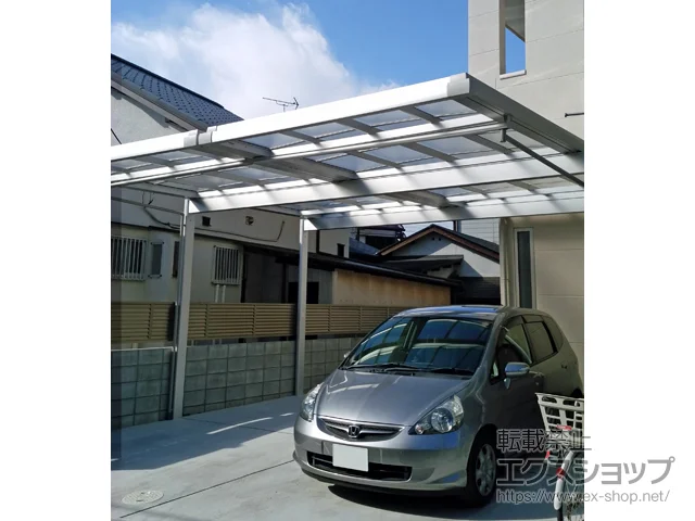 兵庫県高知市のYKKAPのカーポート U.スタイルII フラット屋根 両支持タイプ 梁置きタイプ 積雪〜20cm対応 施工例