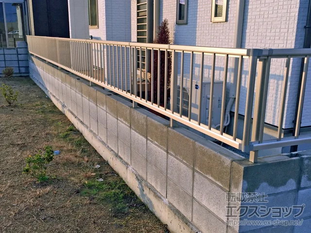 香川県北九州市のLIXIL リクシル(TOEX)のフェンス・柵 ミエッタフェンス 防犯たて格子タイプ 自由柱施工 施工例