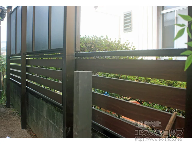 宮崎県唐津市のLIXIL(リクシル)のフェンス・柵 モクアルフェンス 横板タイプ 自由柱施工 施工例