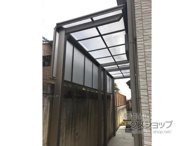 奈良県東大和市のLIXIL(リクシル)のテラス屋根 フーゴF 独立テラスタイプ 連棟 積雪〜20cm対応 施工例