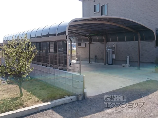 埼玉県鹿島市のYKKAPのカーポート テールポートシグマIII ワイド 縦連棟 積雪〜20cm対応 施工例