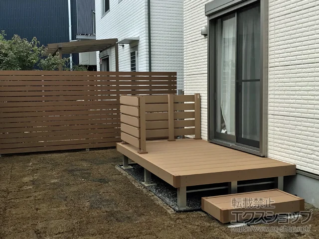 静岡県西条市のValue Selectのフェンス・柵 ルシアスフェンスH02型 横板格子 2段支柱　複合カラー 施工例