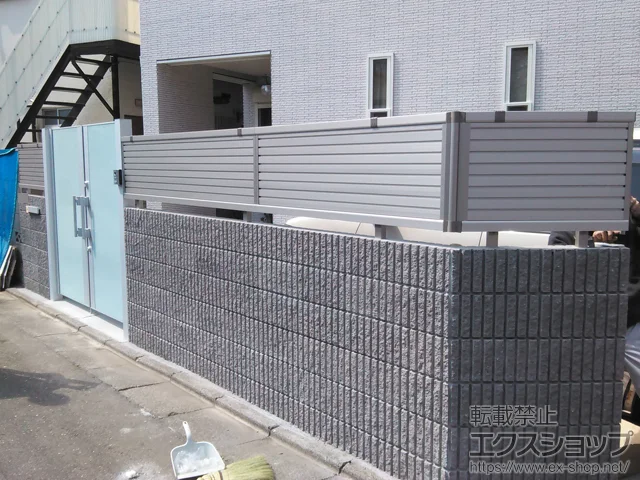 東京都川口市のValue Selectのフェンス・柵 レスティナフェンス7型 横目隠し 自由柱施工 施工例