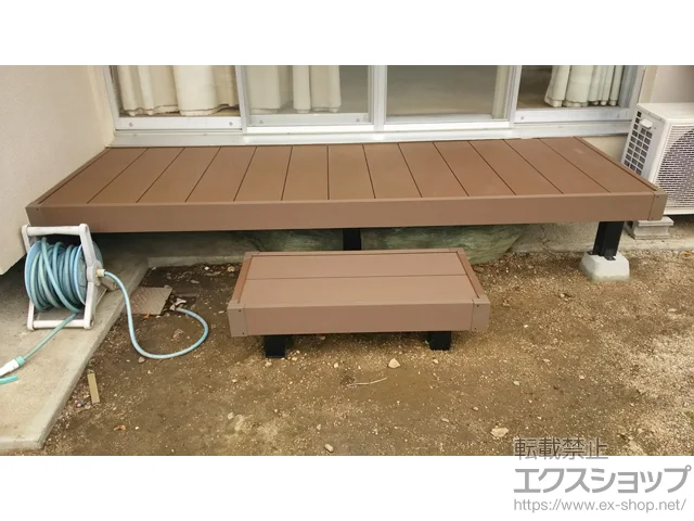 愛媛県鳥取市のYKKAPのウッドデッキ リウッドデッキ 200＋独立式 リウッド ステップ2型 施工例