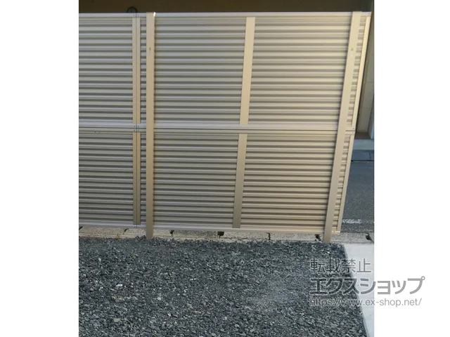 山口県浜松市のYKKAPのフェンス・柵 ミエーネフェンス 目隠しルーバータイプ 2段支柱 施工例