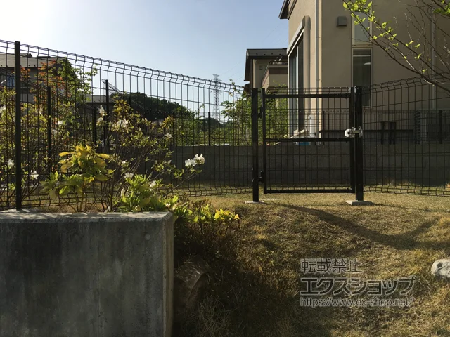 東京都さいたま市のYKKAPのフェンス・柵 メッシュマイアミフェンス8A型 自在柱式 施工例