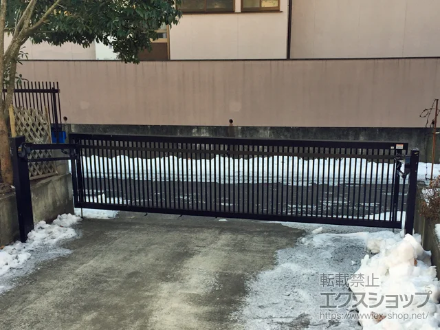 宮城県石巻市のLIXIL リクシル(TOEX)のカーゲート ワイドオーバードアS2型 手動式 施工例