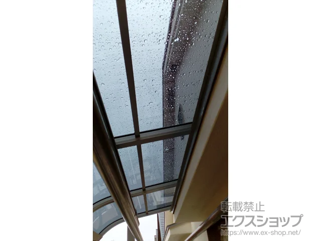 東京都国分寺市のValue Selectのバルコニー・ベランダ屋根 プレシオステラス R型 屋根タイプ 単体 積雪〜20cm対応 施工例