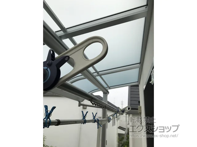 東京都川口市のYKKAPのバルコニー・ベランダ屋根 ヴェクターテラス R型 屋根タイプ 単体 積雪〜20cm対応 施工例