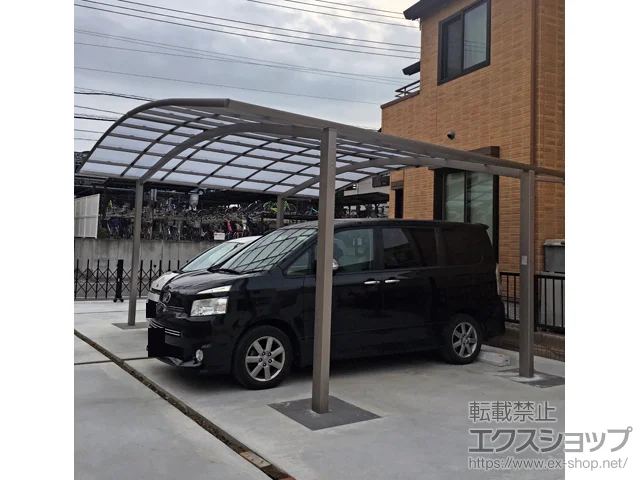 千葉県北九州市のYKKAPのカーポート ネスカR (ラウンドスタイル) ワイド 積雪〜20cm対応 施工例