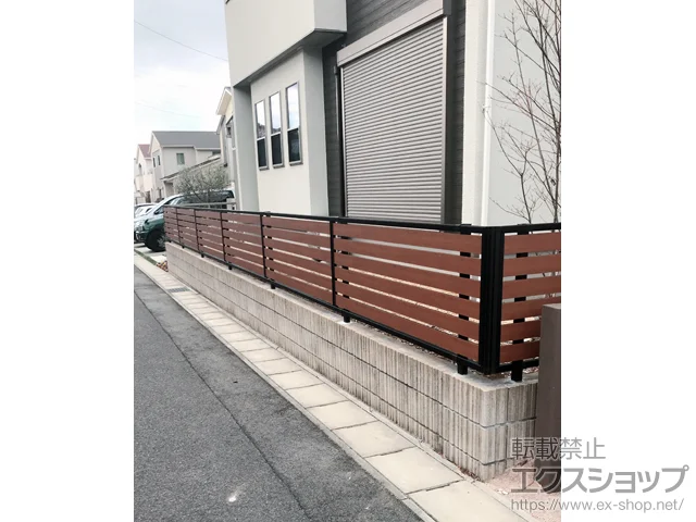 三重県山口市のYKKAPのフェンス・柵 モクアルフェンス 横板タイプ 自由柱施工 施工例
