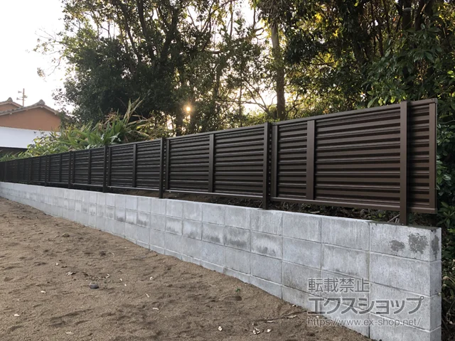 鹿児島県広島市のValue Selectのフェンス・柵 ミエーネフェンス 目隠しルーバータイプ 自由柱施工 施工例