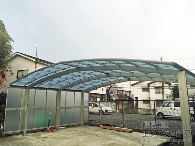 東京都宮崎市のYKKAPのカーポート レイナトリプルポートグラン　積雪〜20cm対応/6本柱 施工例