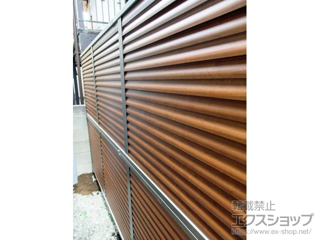 東京都大和市のLIXIL リクシル(TOEX)のフェンス・柵 シャトレナ M3型 フリー支柱タイプ 多段支柱施工（パネル2段） 施工例