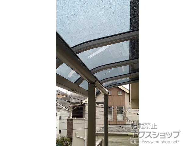 東京都多賀城市のValue Selectのバルコニー・ベランダ屋根 プレシオステラス R型 屋根タイプ 連棟 積雪〜20cm対応 施工例