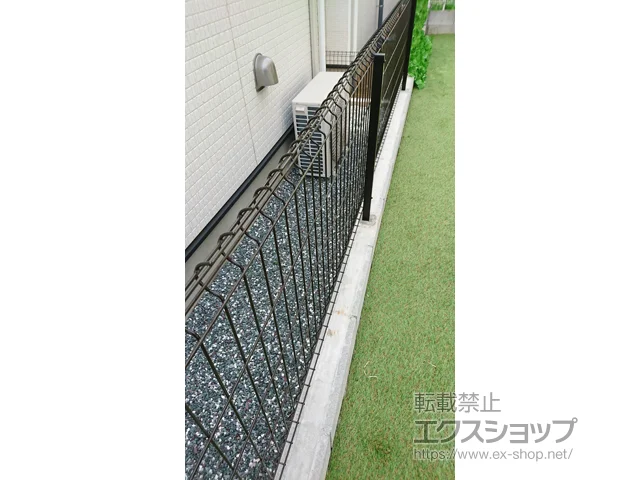 千葉県貝塚市のYKKAPのフェンス・柵 イーネットフェンス 2F型 自由柱施工 施工例