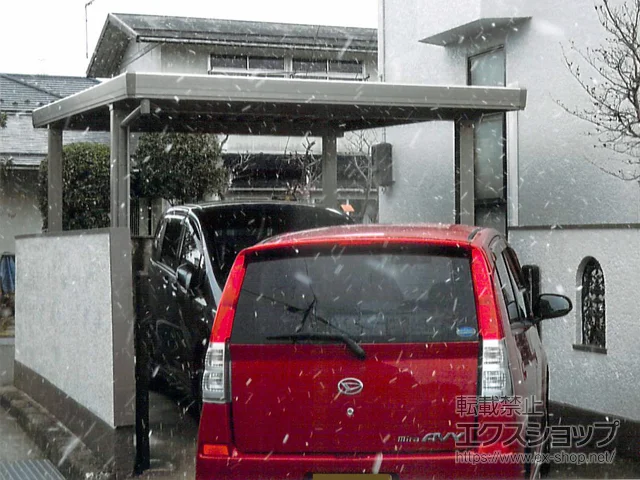 福島県福島市のLIXIL リクシル(トステム)のカーポート テリオスポートIII 1500 角柱4本柱 積雪〜50cm対応 施工例