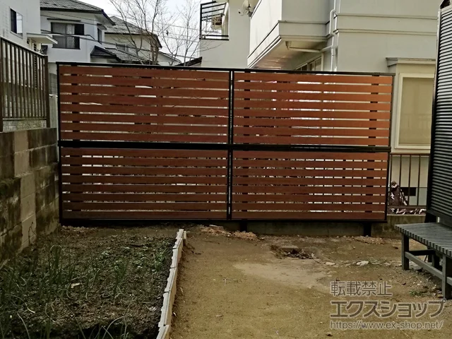 福岡県仙台市のYKKAPのフェンス・柵 モクアルフェンス 横板タイプ 2段支柱 自立建て用(パネル2段) 施工例