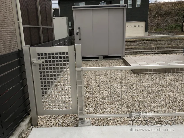 三重県久喜市のYKKAPのフェンス・柵 シンプレオフェンスM2型 縦井桁メッシュ 自由柱タイプ 施工例