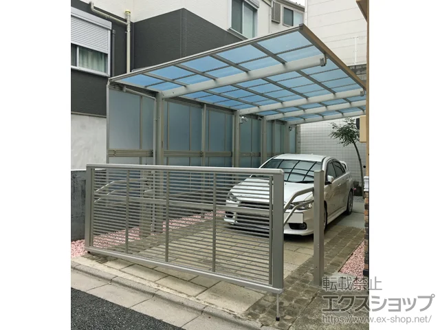 東京都沼津市のYKKAPのカーゲート ルシアスアップゲート 1型 横格子 電動 施工例