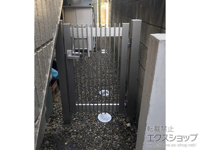 東京都古河市のYKKAPの門扉 シンプレオ門扉T1型 縦格子 片開き 門柱使用 施工例