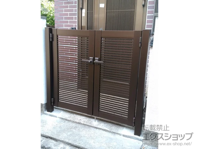 東京都葛飾区のYKKAPの門扉 シンプレオ門扉1型 横格子 両開き 門柱使用 施工例