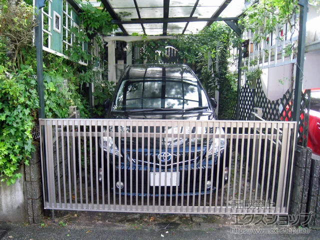 兵庫県神戸市のLIXIL リクシル(TOEX)のカーゲート オーバードアS2型 手動式 施工例