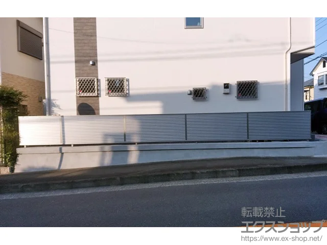 神奈川県世田谷区ののフェンス・柵、カーゲート ミエーネフェンス 目隠しルーバータイプ 自由柱施工 施工例