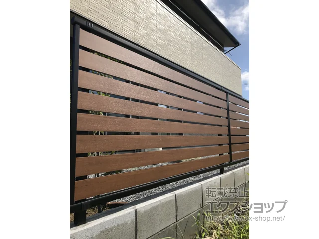 岐阜県富士宮市のYKKAPのフェンス・柵 モクアルフェンス 横板タイプ 自由柱施工 施工例