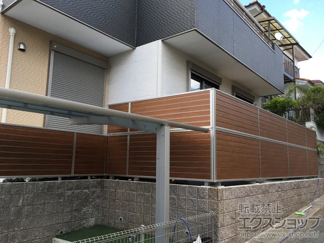 福岡県大網白里市の三協アルミのフェンス・柵 ルシアスフェンスF02型 横目隠し 複合カラー 自由柱施工 施工例
