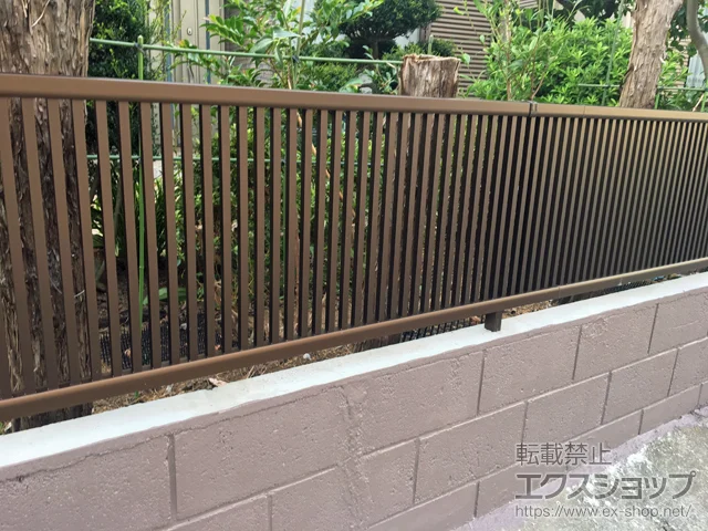 神奈川県古河市の積水樹脂(セキスイ)のフェンス・柵 シンプレオフェンス2型 縦格子 自由柱タイプ 施工例