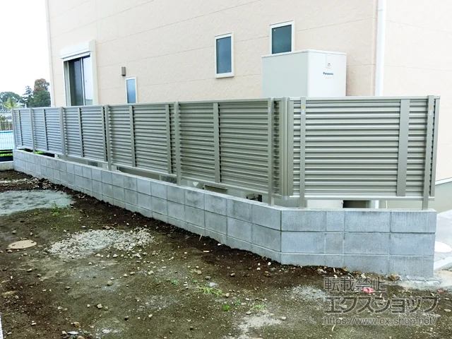 佐倉市の積水樹脂(セキスイ)のフェンス・柵 ミエーネフェンス 目隠しルーバータイプ 自由柱施工 施工例