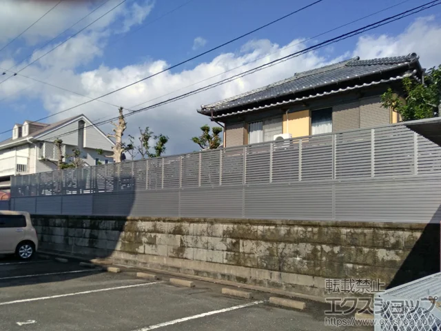 長崎県大村市のYKKAPのフェンス・柵 シンプレオフェンス3型+シンプレオフェンス13型 ブロック建て2段支柱 施工例