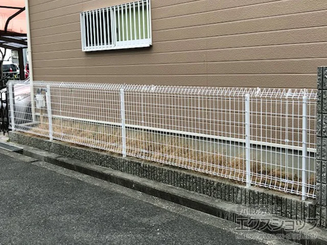 大阪府岸和田市の積水樹脂(セキスイ)のフェンス・柵 メッシュフェンスG10-R 自由柱 施工例