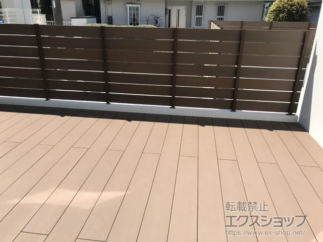 神奈川県横浜市のグローベンのフェンス・柵、ウッドデッキ プラドフェンス ジョイントあり仕様 板7段 隙間　10mm（仕上がり高さ：1,130mm） 施工例