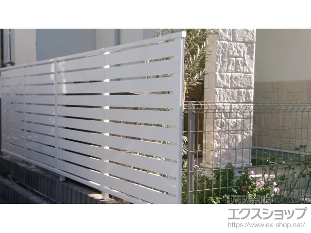 神奈川県亀田郡七飯町のValue Selectのフェンス・柵 シンプレオフェンスSY1型 横スリット 自由柱タイプ 施工例