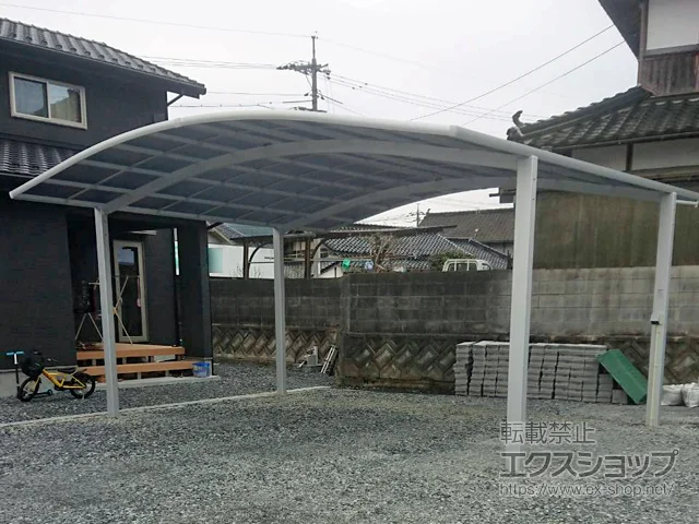 岡山県宮崎市のYKKAPのカーポート ネスカR (ラウンドスタイル) ワイド 積雪〜20cm対応 施工例