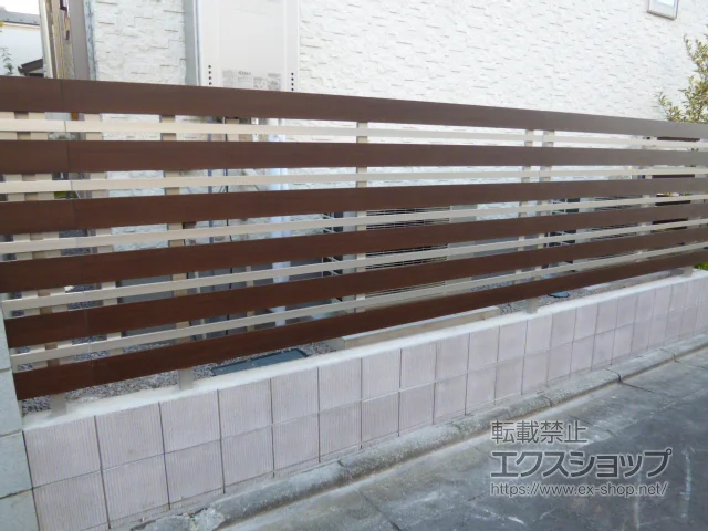 東京都横浜市のValue Selectのフェンス・柵 ルシアスフェンスH03型 横板+細横格子 複合カラー 自由柱施工 施工例