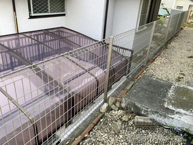 神奈川県千曲市のLIXIL リクシル(TOEX)のフェンス・柵 ハイグリッドフェンスN8型 フリーポールタイプ 施工例