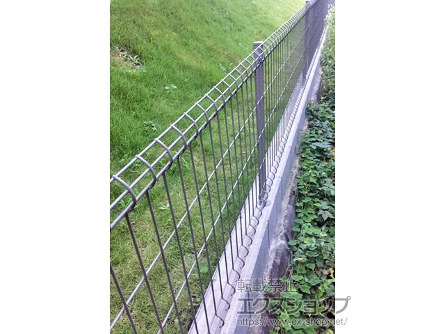 神奈川県横浜市のYKKAPのフェンス・柵 イーネットフェンス3F型 自由柱タイプ 施工例