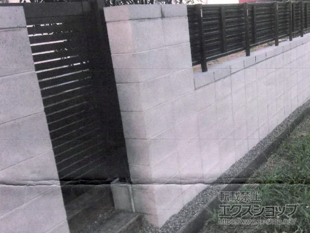 北海道見附市のLIXIL(リクシル)の門扉 シンプレオ門扉3型 横太格子 片開き 門柱使用 施工例