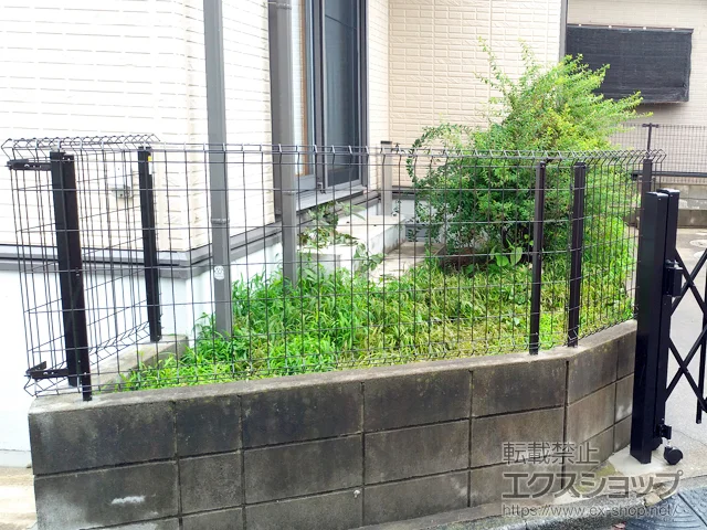 埼玉県さいたま市のYKKAPのフェンス・柵、カーゲート イーネットフェンス1F型 自由柱タイプ 施工例